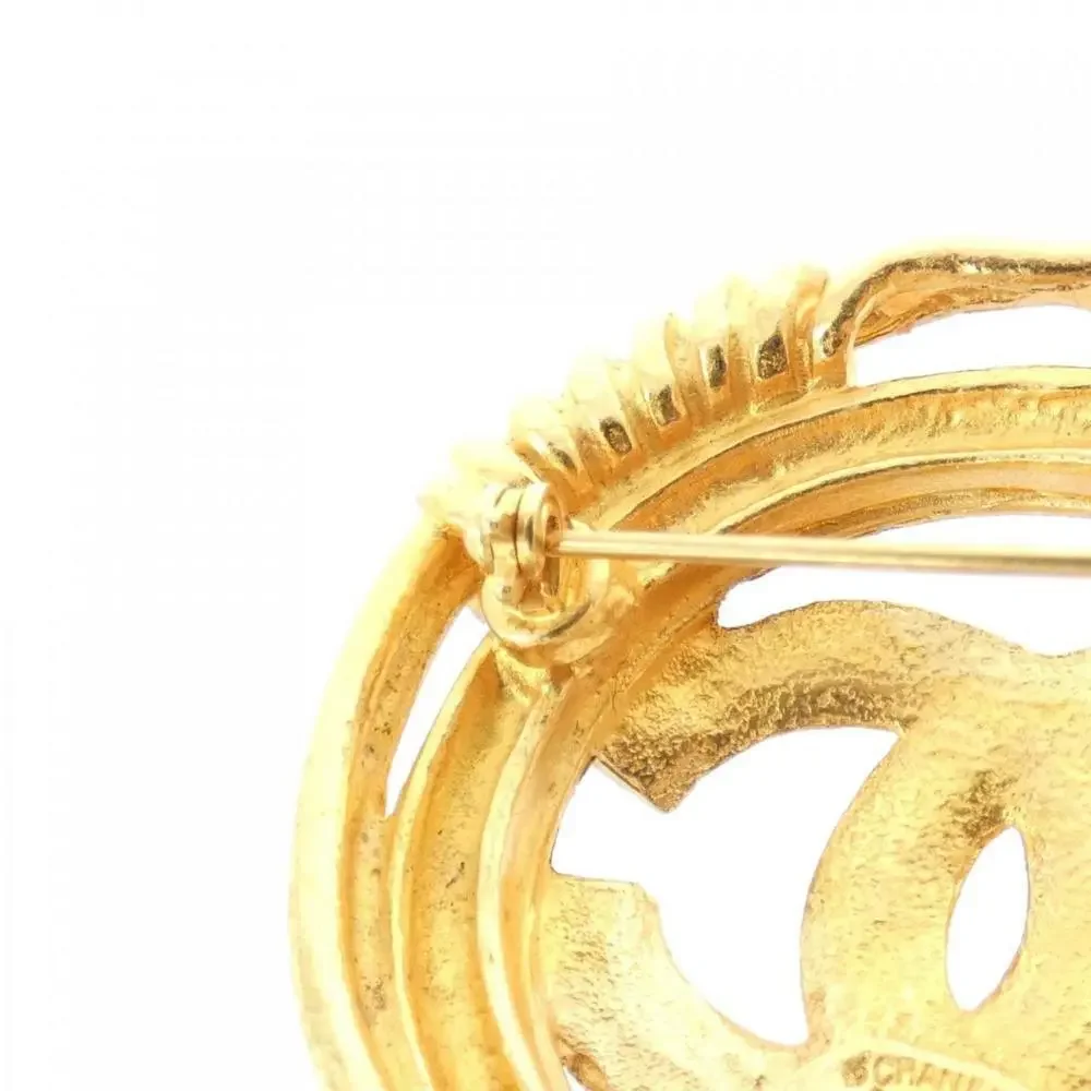 CHANEL Gold Brooch - Picture 4 of 4